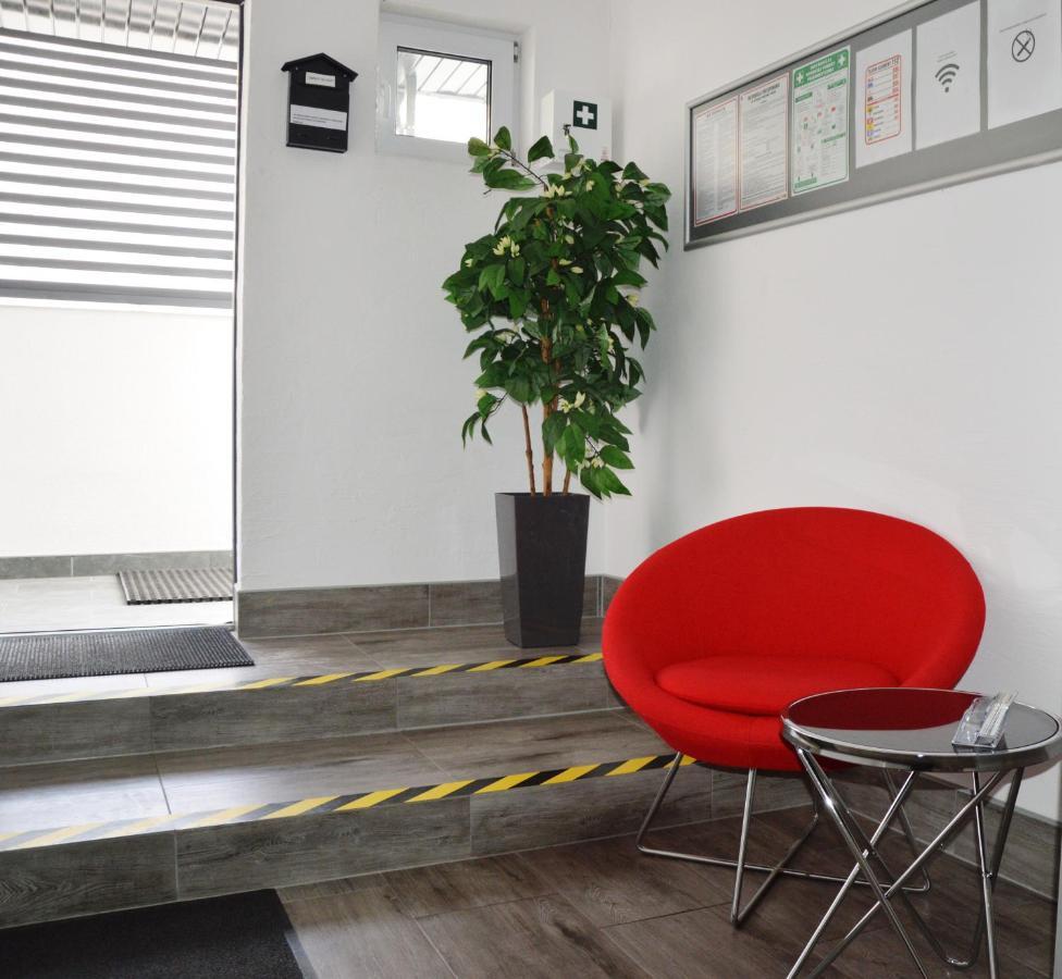 Hostel Adabet Кемпно Екстер'єр фото